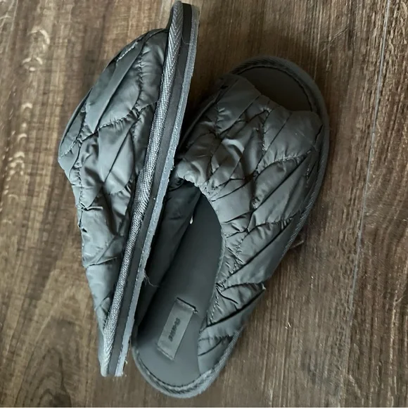 SKIMS Quilted Slide Slippers size 37 - Picture 3 of 4